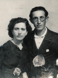 Marika a Savvas Almetidu, rodiče pamětnice (r. 1948/49)