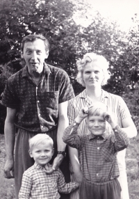 Family Hocek, 1966