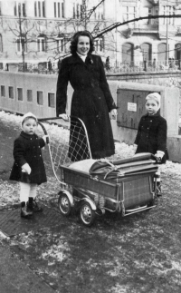 Mother Eleonora, Countess Bubna-Litic, with witness's sisters Markéta (right) and Monica (left) and Petr Dujka in the pram, 1951