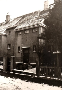 Ilegální řeholní domeček v Praze-Spořilově