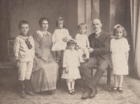 Left to right: Otakar Holub with his parents and siblings