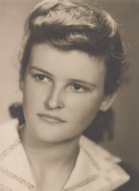 Marie Vlčková's graduation photo, Dolní Lomnice, 1957