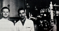Peter Briess v laboratoři v Ženevě, 1953