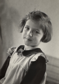 Ivanka Fišerová, 1953 (fotil otec)