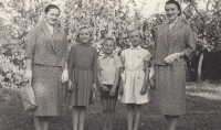 Sisters Jarmila Vaculková with her children - Jarmila and Pavel, and Julie Měrková (right) with her daughter Julie
