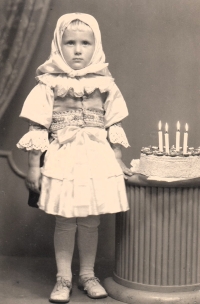 Julie Pavelková in 1952