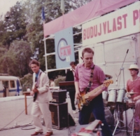 Kapela Abraxas (Ivan Pelíšek, Miroslav Imrich, Bohuslav Janda zprava), koncert v Parku kultury a oddechu Julia Fučíka, 1984