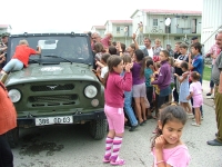 Priština 2009, ghetto, děti a plyšáci
