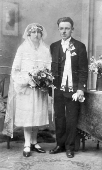Wedding photos of parents František Jiříček and Marie Fiklíková