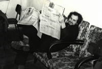 V práci, 1985