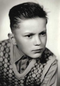 Witness's photo portrait, 1956