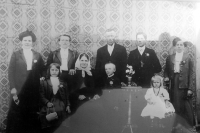 Josef Šedivec's relatives from his father's native village Bušovice near Pilsen in a first republican photograph