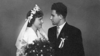 Ludmila a Miloslav Sochorovi, svatební fotografie, 1954