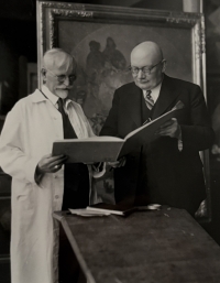 Ladislav Tvarůžek with Alfons Mucha, 1936