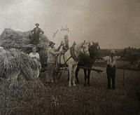 Jan Isop's father at the harvest
