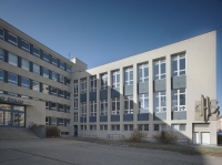 Gymnázium Nad Štolou, kam Zdeněk Lukeš chodil v letech 1969-1973