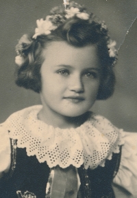 Irena Brožová, 1945
