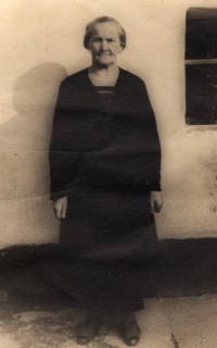 Babička Marie Nádvorníková