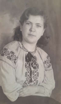 Sestra Bronislava ještě před jejím odvodem do Německa, pravděpodobně okolo roku 1942