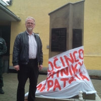Pri pamätníku slovenského komunistického politika Vasiľa Biľaka
