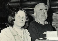 Rodiče Michala Kaplánka na chatě v Lysé nad Labem