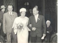 Svatba Františka Wiendla s Janou Štarkovou na Plzeňské radnici 1965