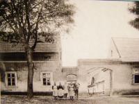 Hašek´s farm in Úhonice during the harvest 1939