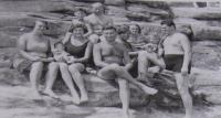 Společná fotografie pořízená na dovolené u Máchova jezera (přítelkyně Dáša - Soutěž Příběhy 20. století)