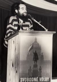 Vojen Syrovátka jako mluvčí Občanského fóra v Rumburku, rok 1989