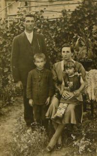 family of V.K. - 1930s