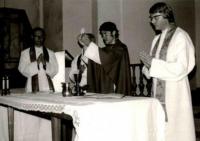 27.6.1976 – z tzv. primice, tj. první mše, kterou jako čerstvě vysvěcený kněz sloužil v kostele na Zlíchově.