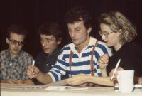 Tisková konference v Disku, Monika Pajerová a Šimon Pánek druhý zleva, 1989