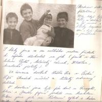 Rodinná fotografie z Částrova, 80. léta. Ukázka z rodinné kroniky Chronica Roubalorum, kterou psal Pavel Roubal 