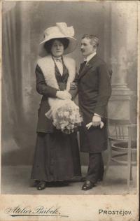 Maminka a tatínek Hájkovi…25.2.1901