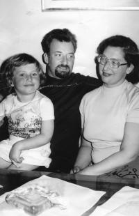 Riesel Petr - with daughter Hana and wife Tamara,  second half 70s