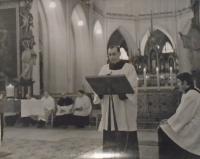 02 - A church service in Kutna Hora, Sedlec in 1970