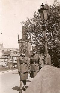V Praze roku 1945