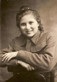 Student in Buzuluk Vera Binevska 1942