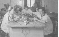 Zubní laboratoř, Slávka Ficková vzadu, Chomutov 1948