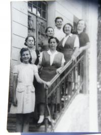 skupina s lidickými ženami asi v roce 1946
