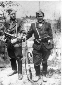 Ladislav Švec a Ignác Hazucha v partyzánském oddíle-Vitochov 1945