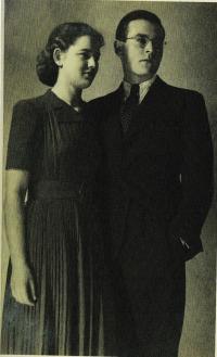 S prvním manželem Bedřichem Sternem, 1940