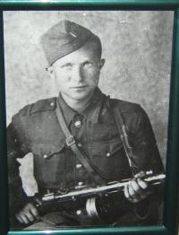 Manžel- Adam Esterkés v československém sboru-1944
