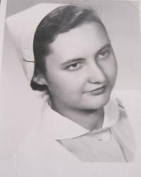 Ingeborg Cäsarová jako zdravotní setra-1954