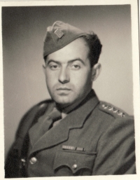 kpt. Karel Vaš v roce 1946 (možná 1947)