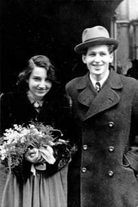 Svatební fotografie Hany s Alešem Bořkovcem - 1946
