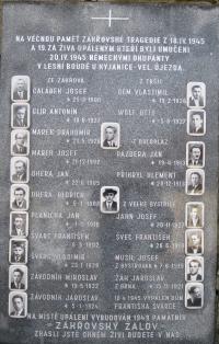 Památník Zákřovské tragédie v Tršicích Zákřově-únor 2011 (2)
