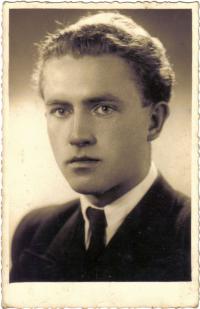 Vladimír Brouček - maturant (1942)