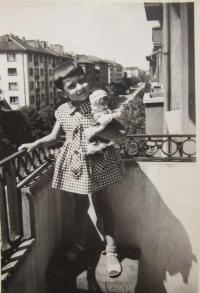 Gabriela Bairová - Stoyanová v Sofii v dětství