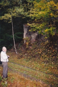 2002 před někdejším vstupem na šachtu Eliáš 